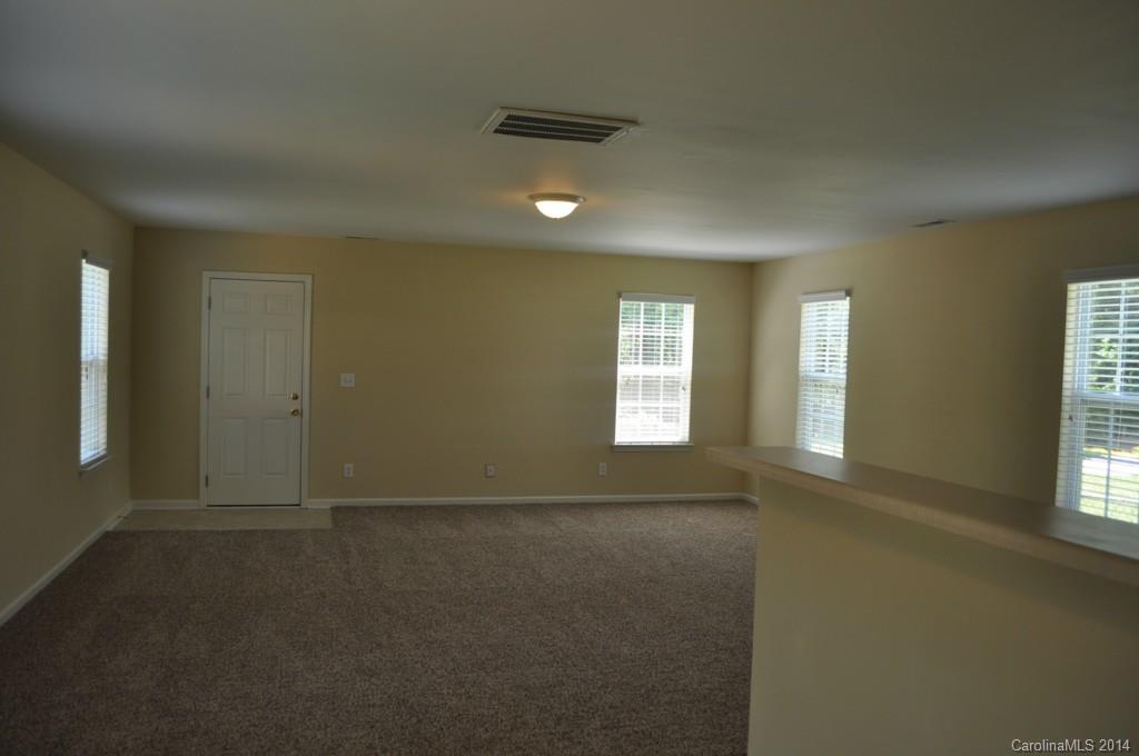 3826 Lake Road Charlotte, NC 28269 - Photo 5 of 9 Gallery Image 5