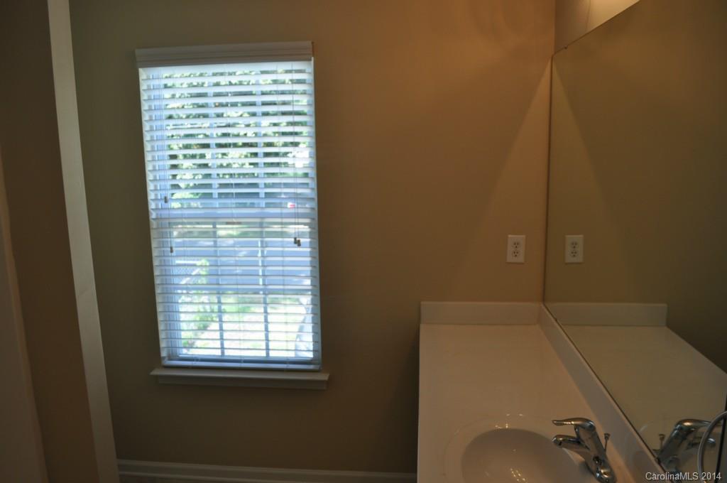 3826 Lake Road Charlotte, NC 28269 - Photo 7 of 9 Gallery Image 7