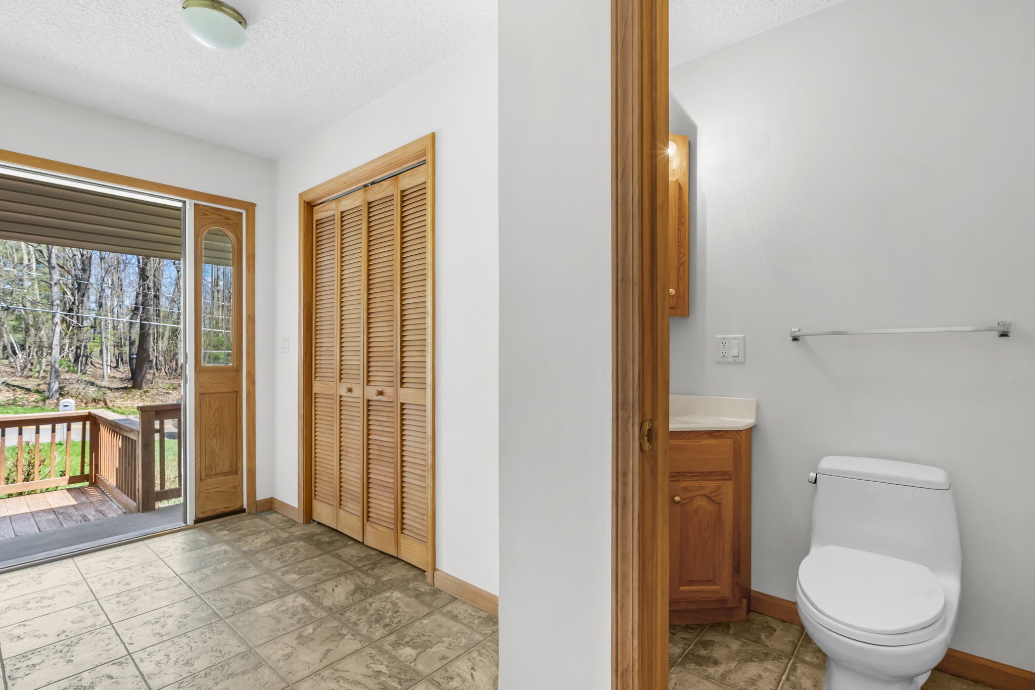 531 Clubhouse Road Vestal, NY 13850 - Photo 4 of 37