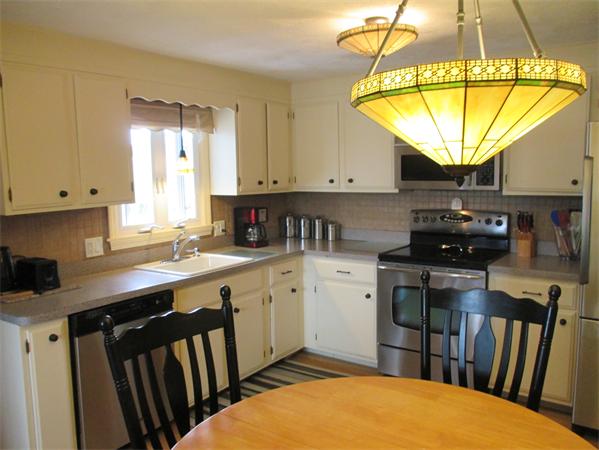 17 Jennifer Road Wakefield, MA 01880 - Photo 3 of 16 Gallery Image 3
