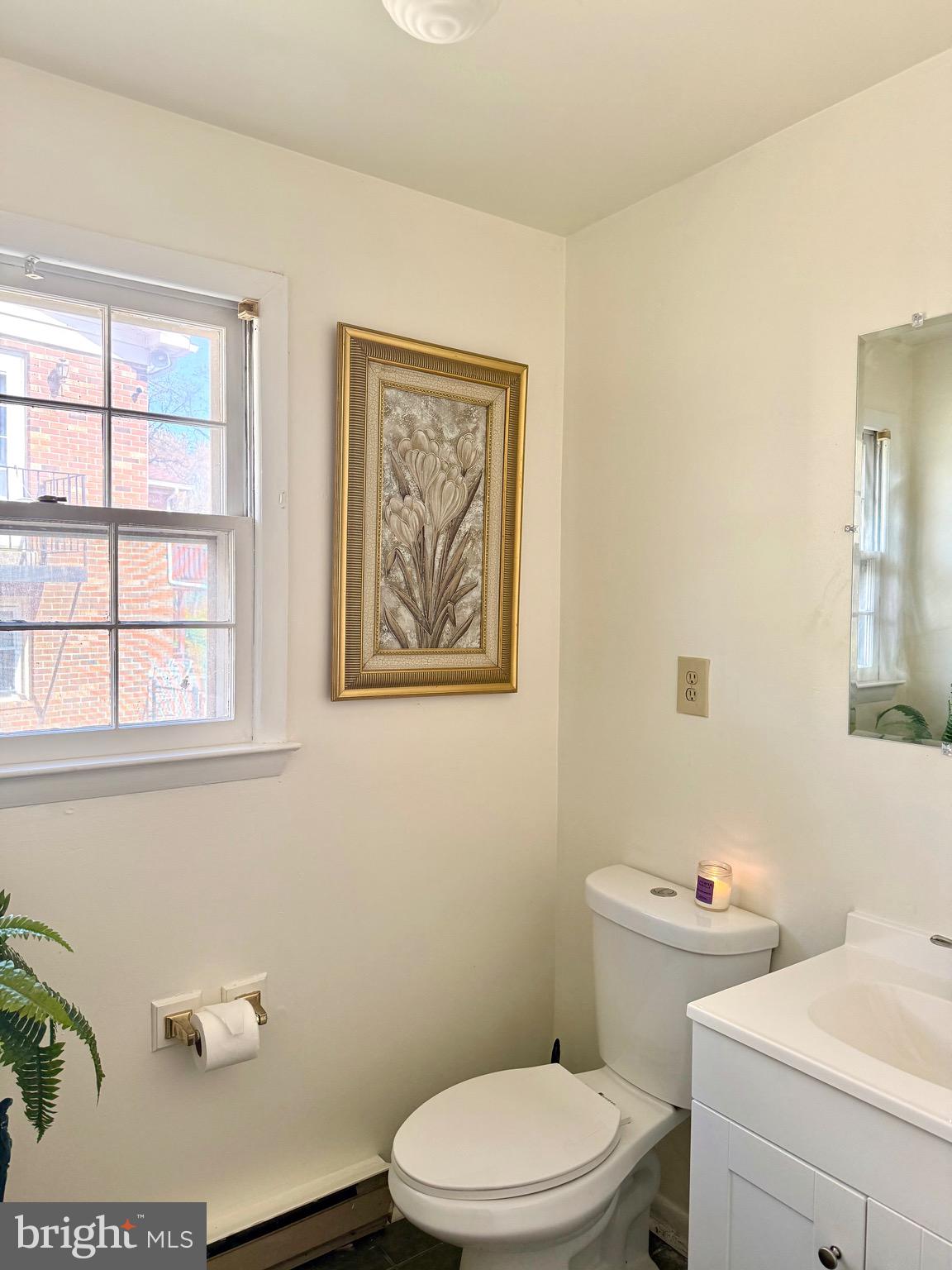 6810 Robinia Road Temple Hills, MD 20748 - Photo 12 of 24 Half Bath- rRom