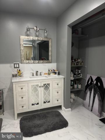 6810 Robinia Road Temple Hills, MD 20748 - Photo 15 of 24 Owner Bathroom