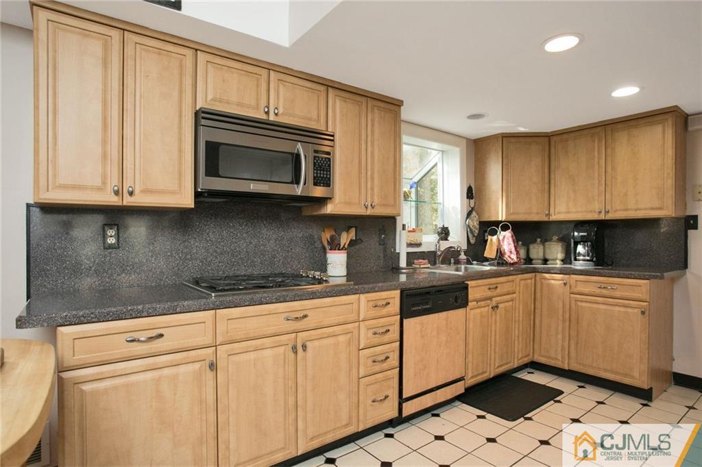 420 Sherman Road North Brunswick, NJ 08902 - Photo 9 of 23 Gallery Image 9