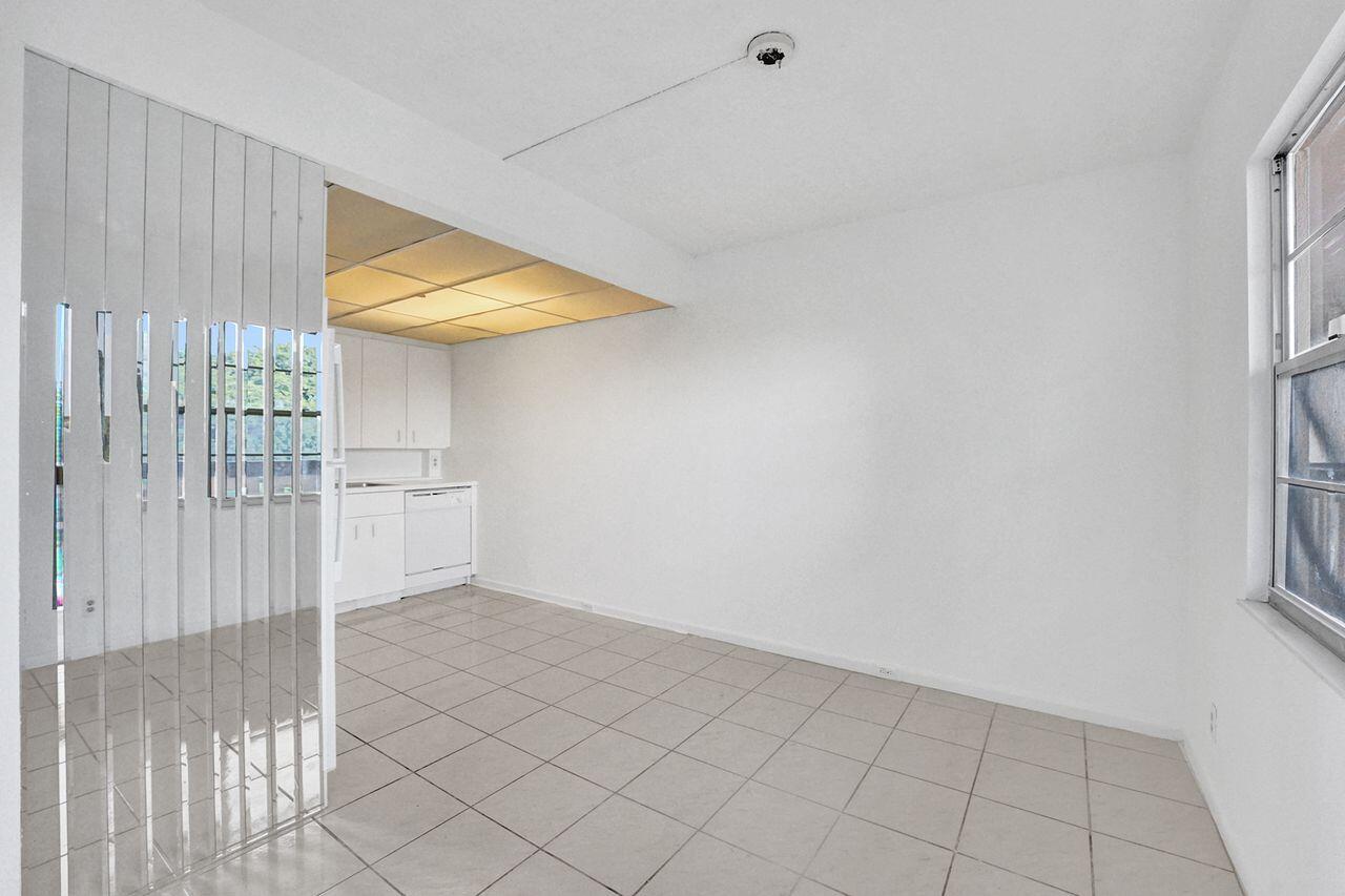 3084 Wolverton East Boca Raton, FL 33434 - Photo 11 of 39 2ACDEC00-5358-4DB8-AAD6-D49C6254BDD0