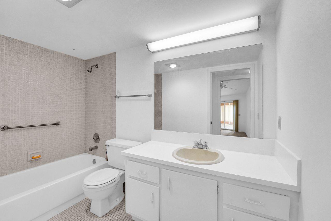 3084 Wolverton East Boca Raton, FL 33434 - Photo 23 of 39 83761431-6902-4043-B985-31F323D3E126