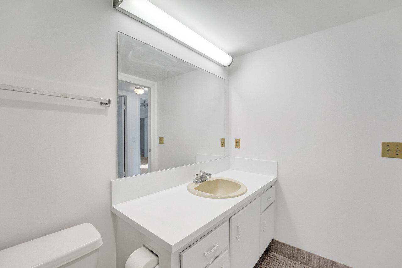 3084 Wolverton East Boca Raton, FL 33434 - Photo 24 of 39 82B6FEBE-FA2E-474E-BE51-EAC6DB878186