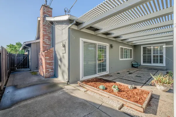 $485,000 | 3058 Notre Dame Drive, Sacramento, CA 95826