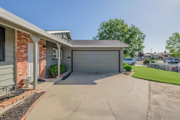 $485,000 | 3058 Notre Dame Drive, Sacramento, CA 95826