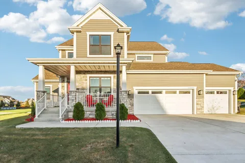$719,900 | W200-n4888 Tamarind Way, Menomonee Falls, WI 53051