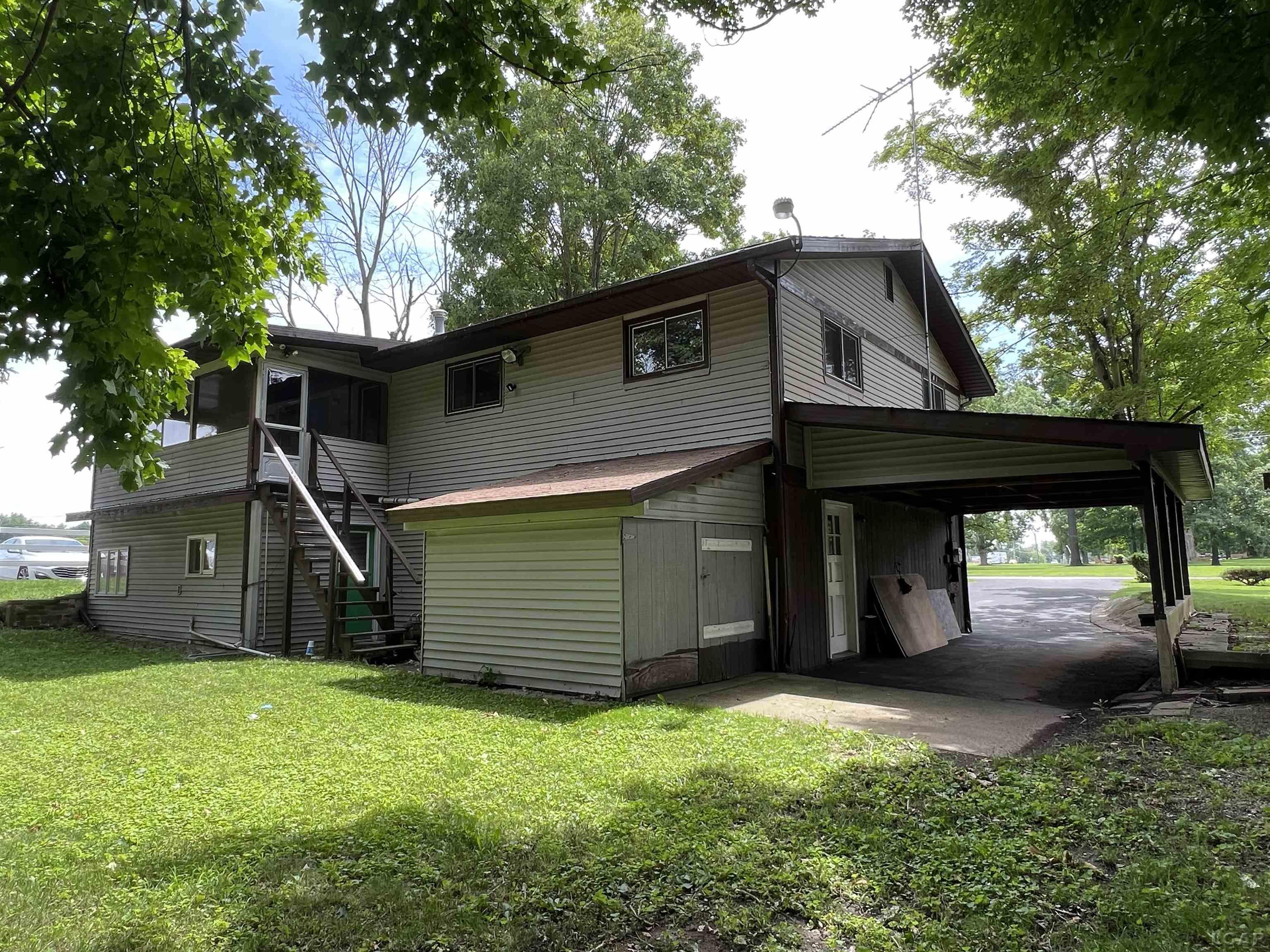 2020 Curtis Road Adrian, MI 49221 - Photo 31 of 35 50117133-30.JPG