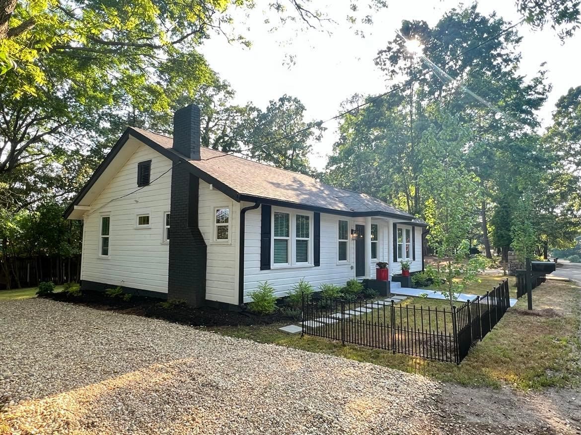 21 Club Road Greenville, SC 29609 - Photo 4 of 35
