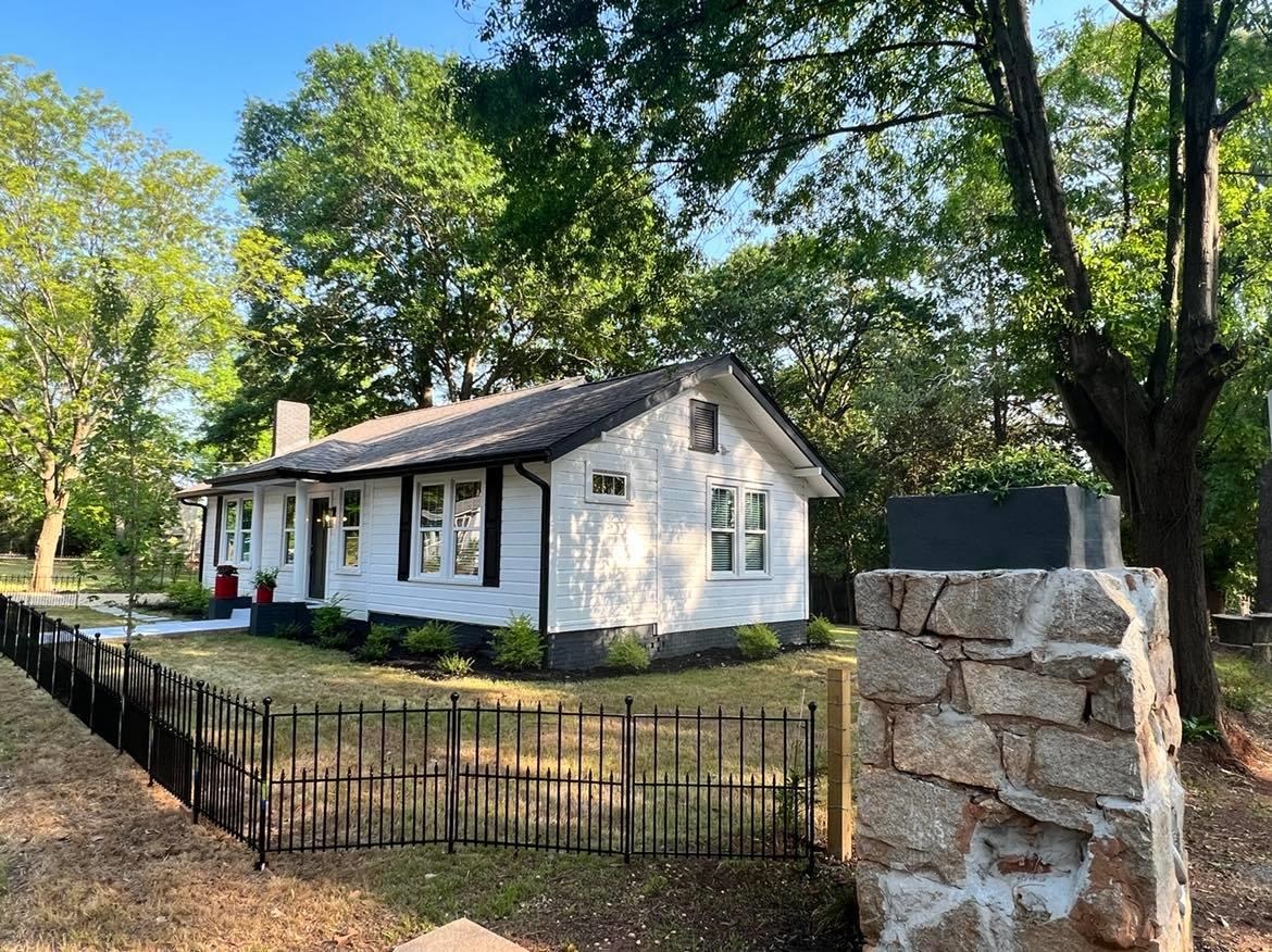 21 Club Road Greenville, SC 29609 - Photo 5 of 35