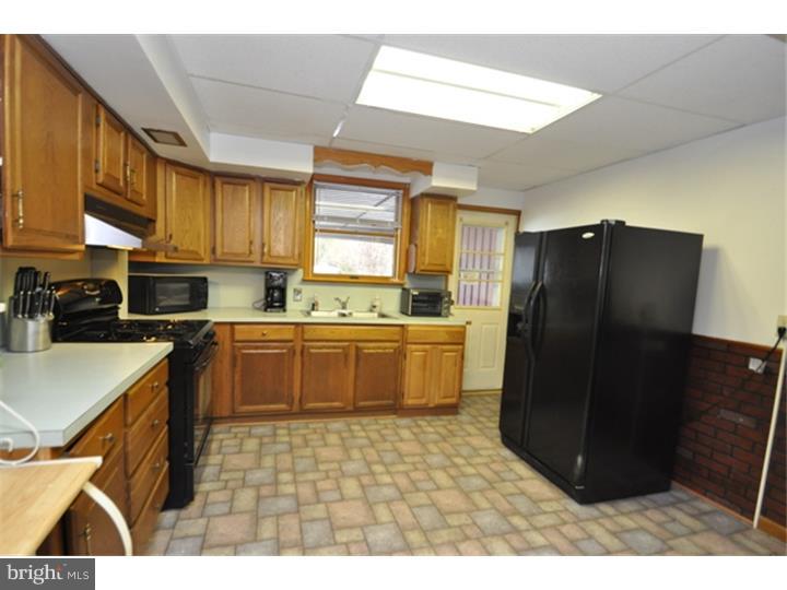 3416 North Ruch Street Whitehall, PA 18052 - Photo 11 of 24 Gallery Image 11