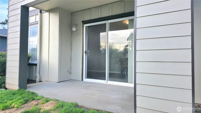 $330,000 | 30875 State Rte 20, Unit H102, Oak Harbor, WA 98277