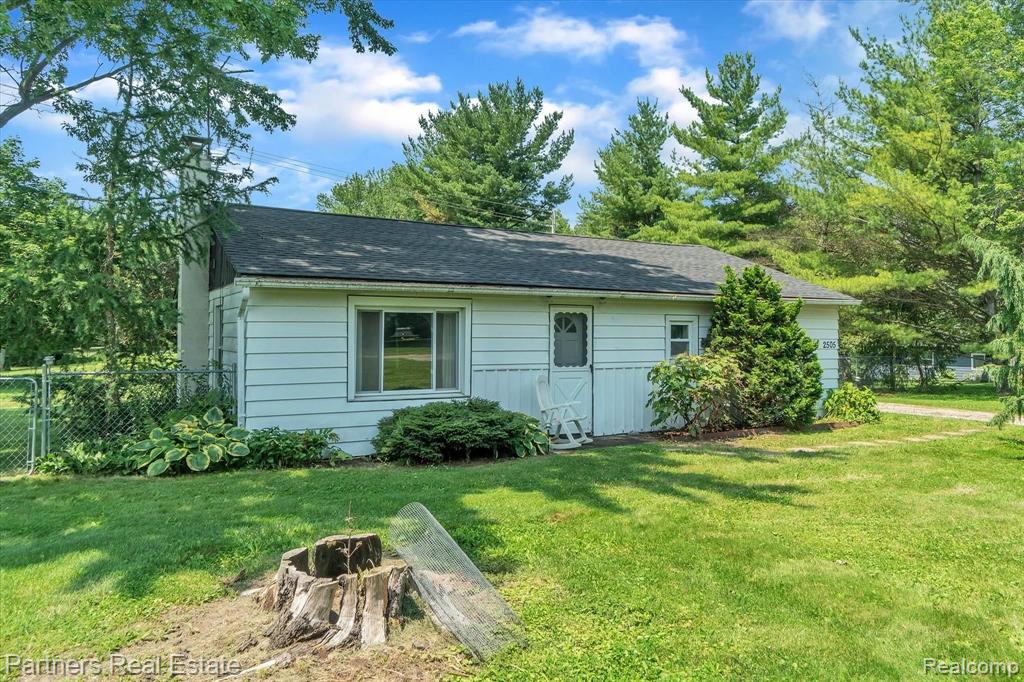 2505 Oak Grove Road Howell, MI 48855 - Photo 1 of 34