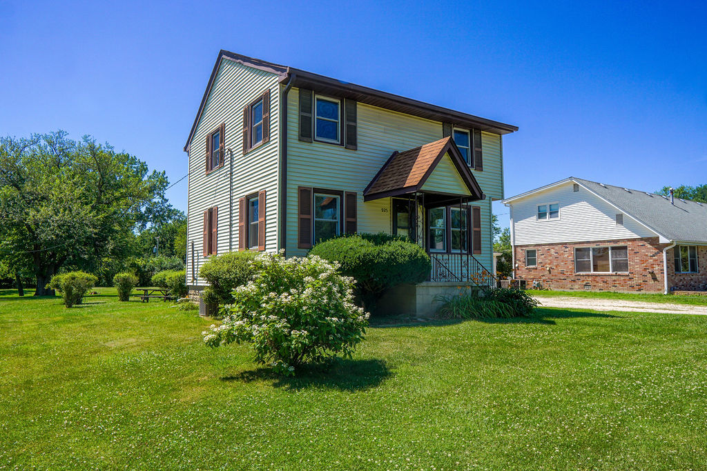 925 South Cedar Road New Lenox, IL 60451 - Photo 2 of 35