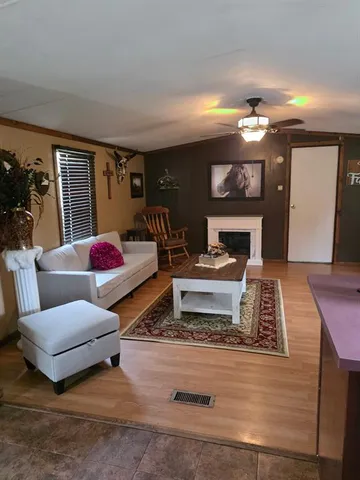 $190,000 | 155 F County Road 430, Buffalo, TX 75831