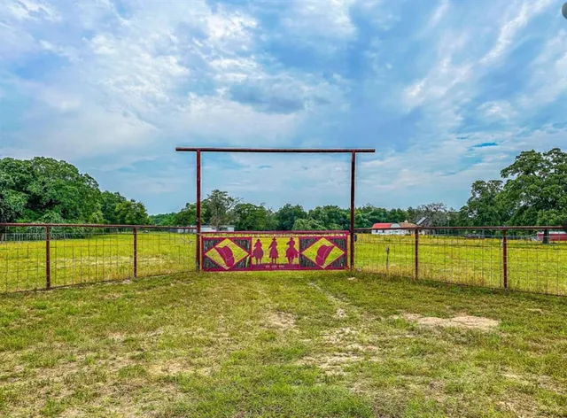 $190,000 | 155 F County Road 430, Buffalo, TX 75831