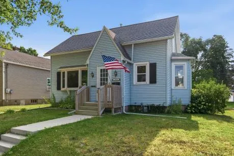 $179,900 | 1516 North 23rd Street, Manitowoc, WI 54220