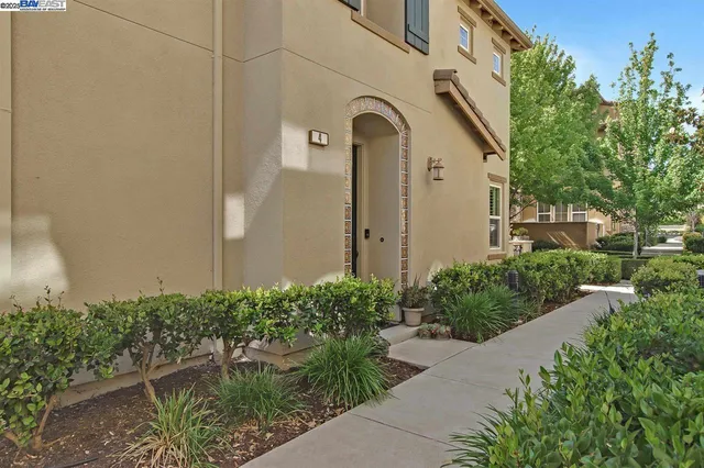 $1,098,000 | 626 Heligan Lane, Unit 4, Livermore, CA 94551