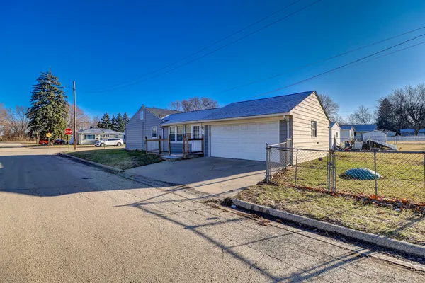 $124,900 | 811 West 19th Street, Sterling, IL 61081