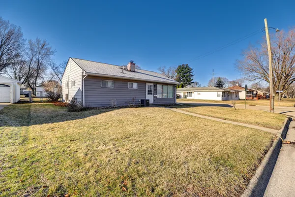 $124,900 | 811 West 19th Street, Sterling, IL 61081