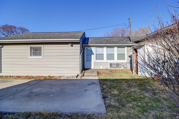 $124,900 | 811 West 19th Street, Sterling, IL 61081