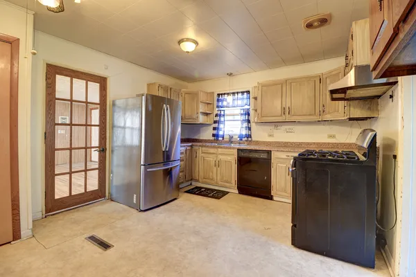 $124,900 | 811 West 19th Street, Sterling, IL 61081