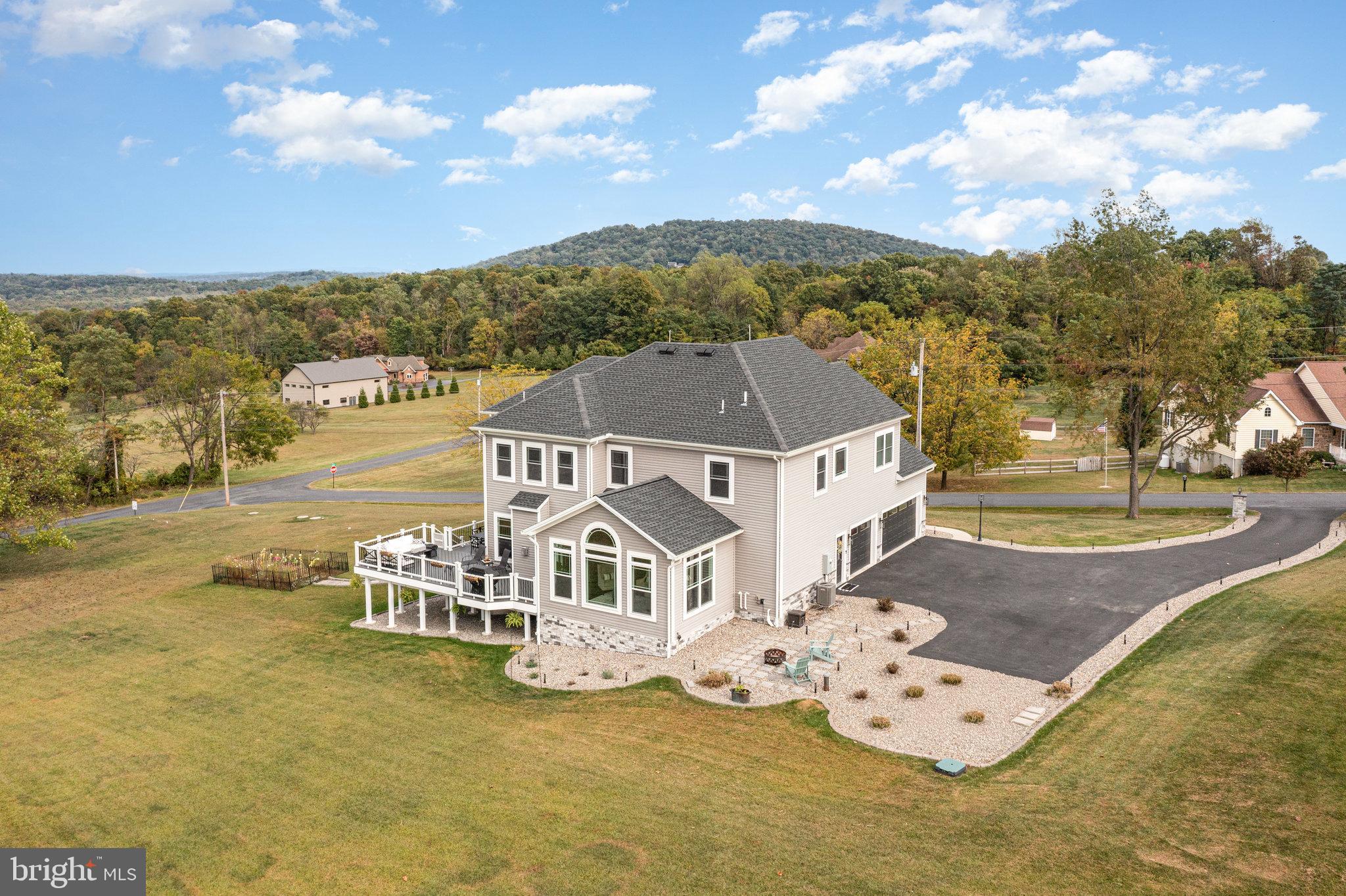 47 Warren Trail Fairfield, PA 17320 - Photo 4 of 60