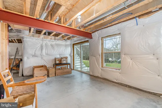 a view of a house with a big yard