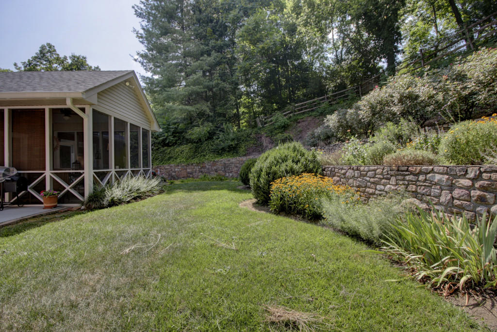 3451 Brymoor Road Southwest Roanoke, VA 24018 - Photo 47 of 52 047-242680-_MG_1404_5_6_7_8_5410084