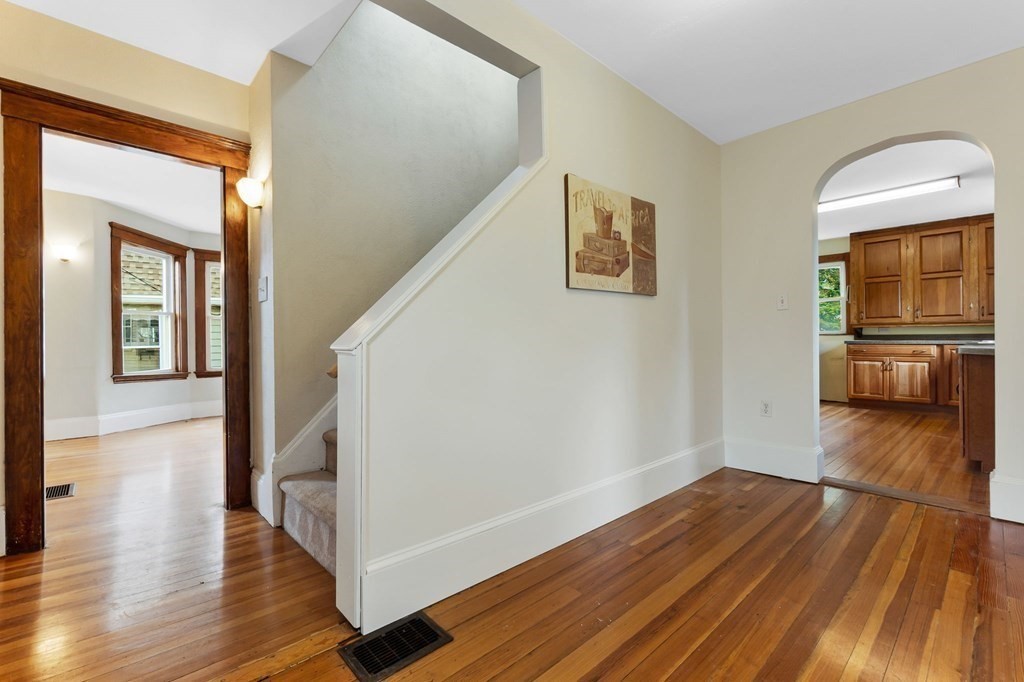 8 Swan Street Beverly, MA 01915 - Photo 2 of 30