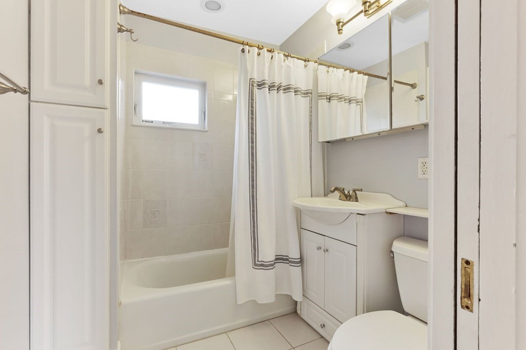 8 Swan Street Beverly, MA 01915 - Photo 23 of 30
