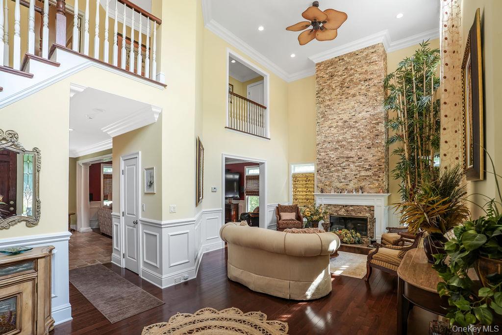 899 Harborview Road Oyster Bay, NY 11765 - Photo 4 of 30