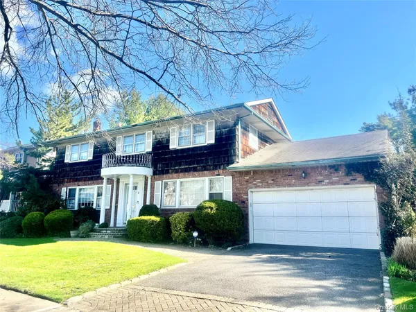 $1,550,000 | 2 Wyckoff Place, Woodmere, NY 11598