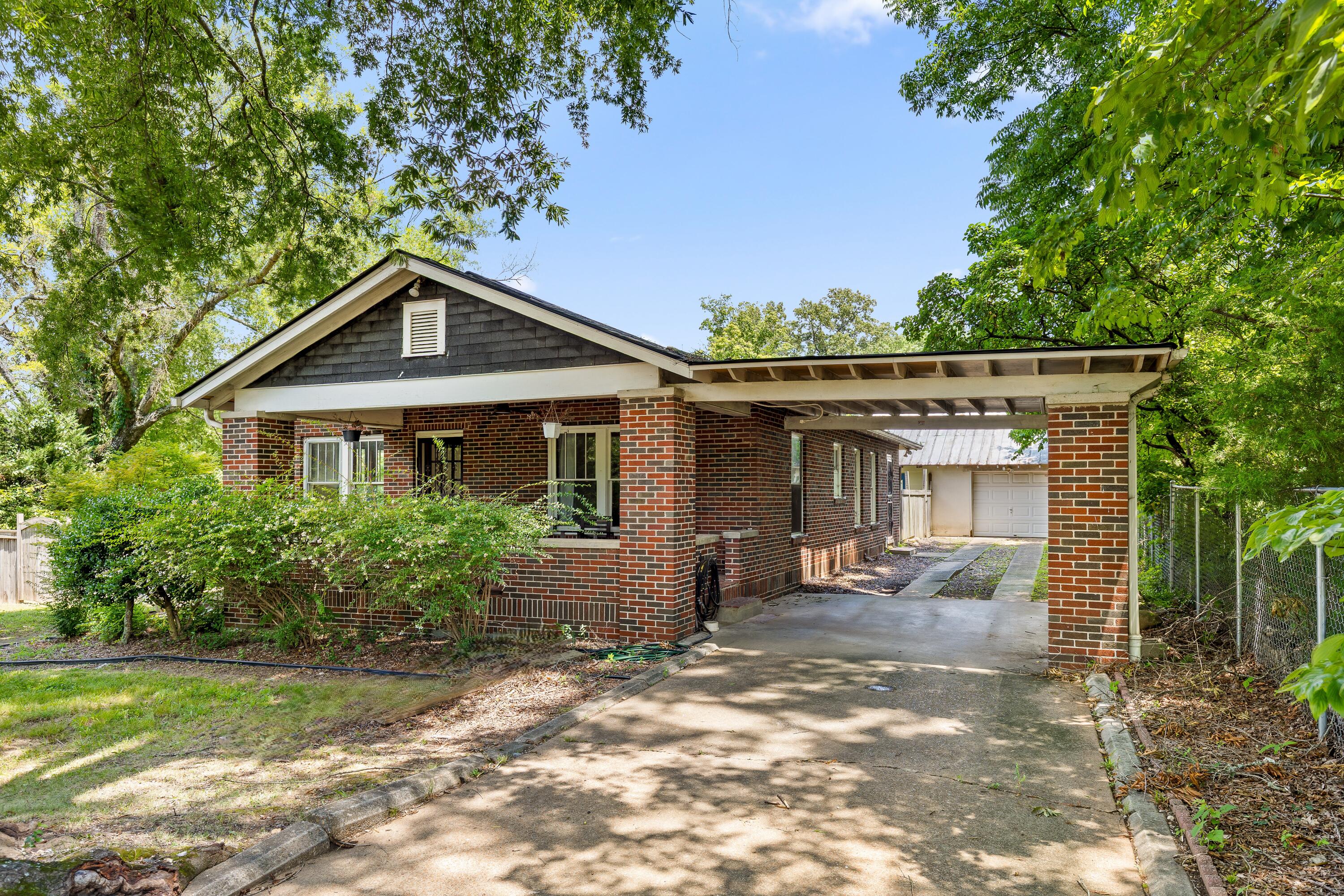 6801 Tyner Road Chattanooga, TN 37421 - Photo 34 of 40 Carport