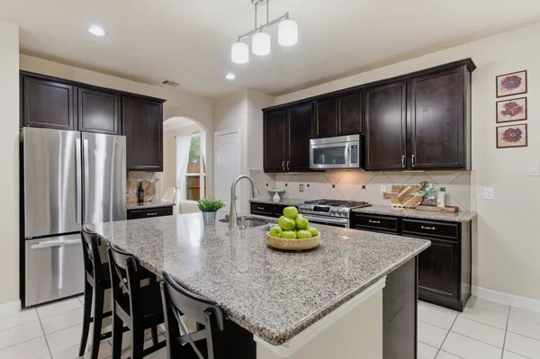 $395,000 | 1737 Round Oak Lane, Conroe, TX 77304