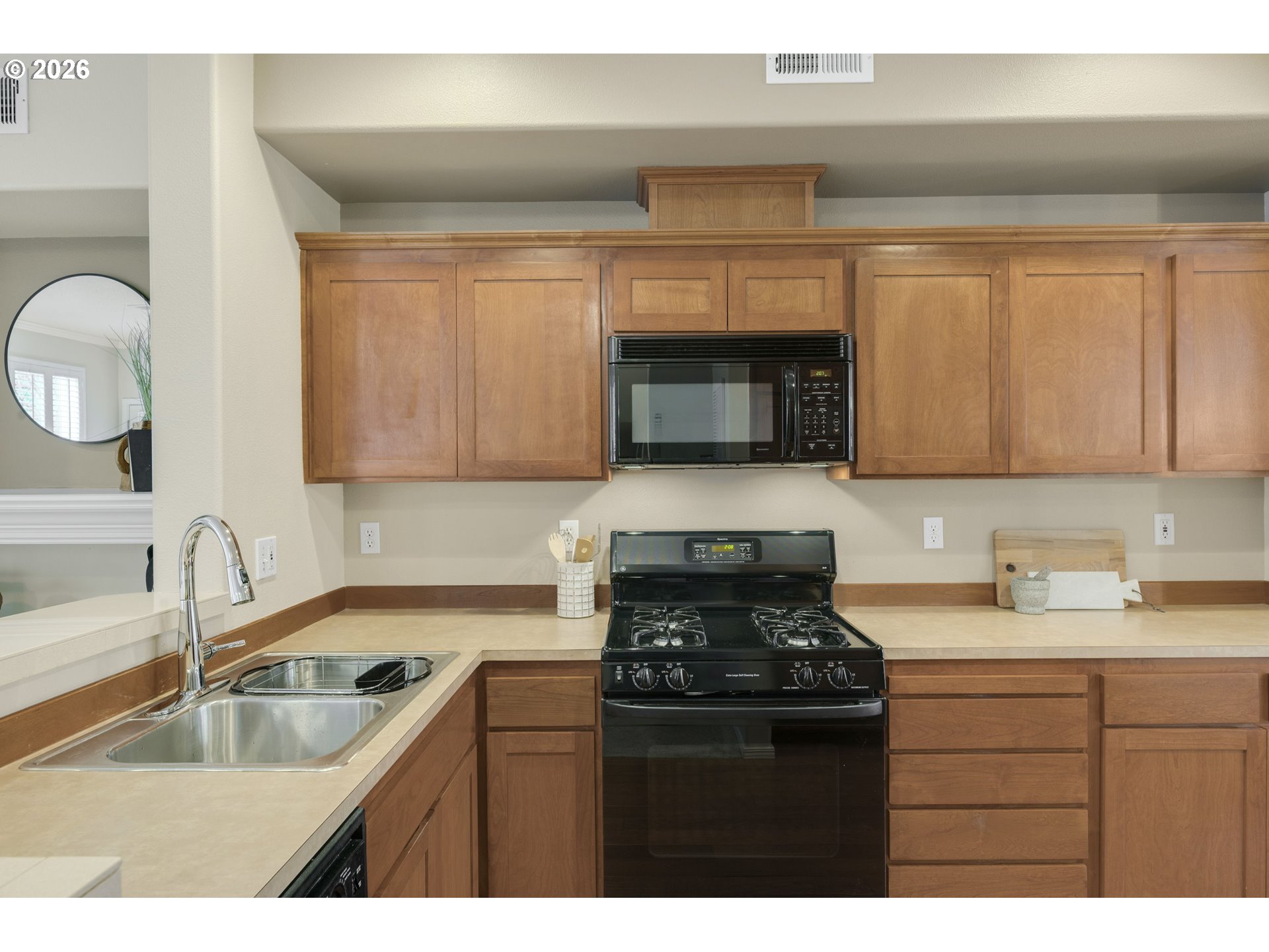 2886 Northwest Kennedy Court Portland, OR 97229 - Photo 9 of 45 Kitchen