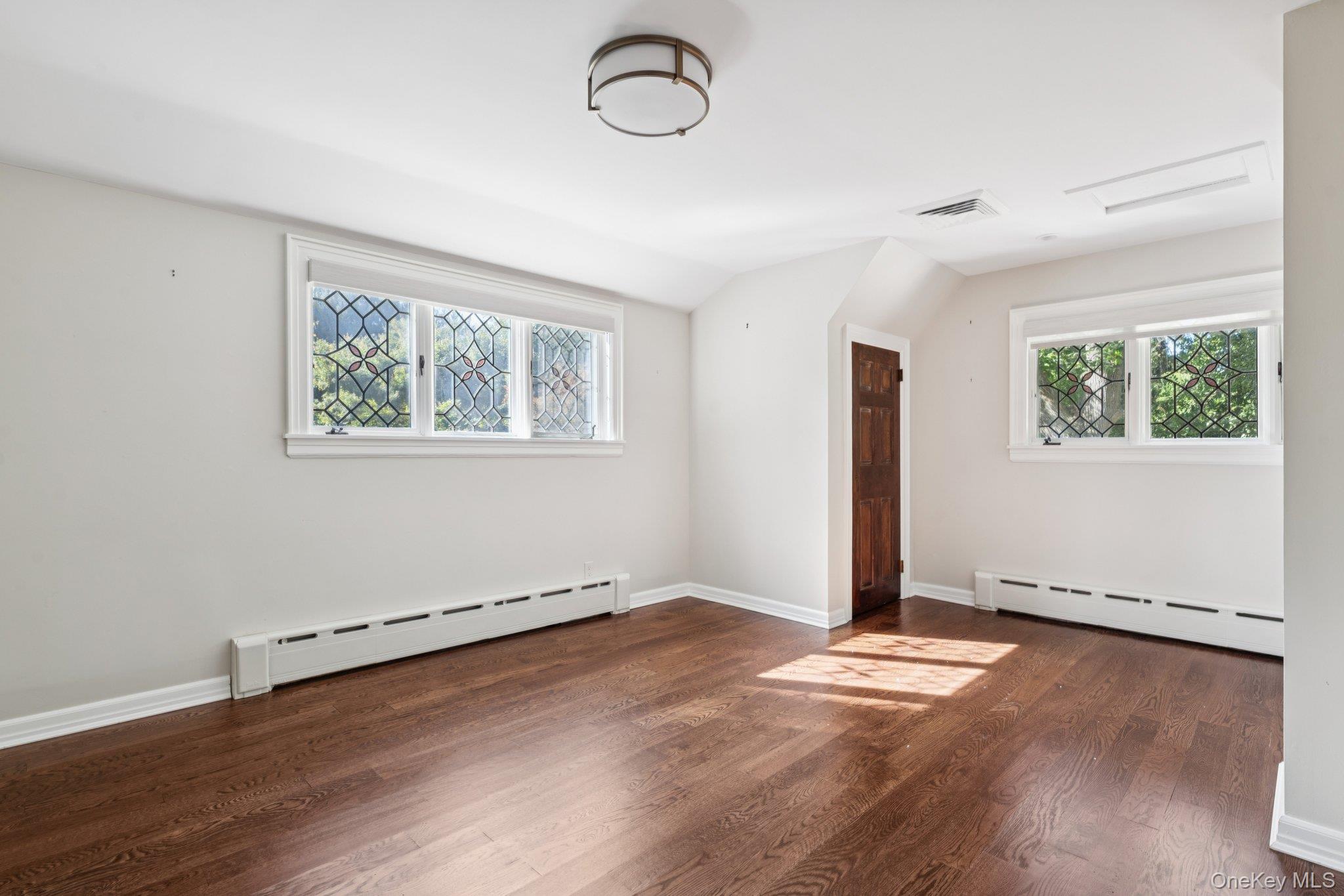 18 Heights Road Manhasset, NY 11030 - Photo 15 of 28