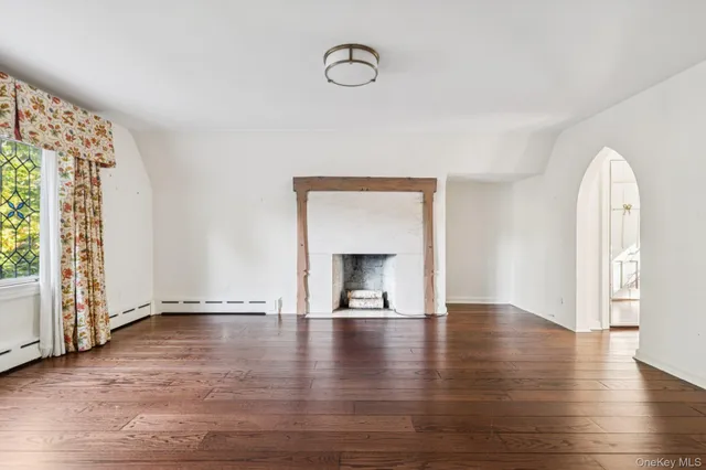 $40,000 | 18 Heights Road, Manhasset, NY 11030