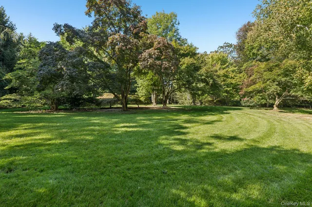 $40,000 | 18 Heights Road, Manhasset, NY 11030