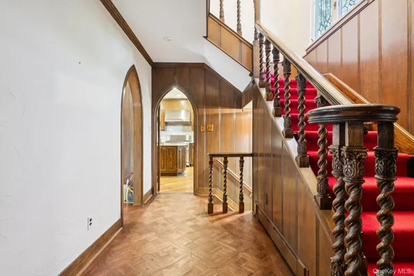 a view of entryway