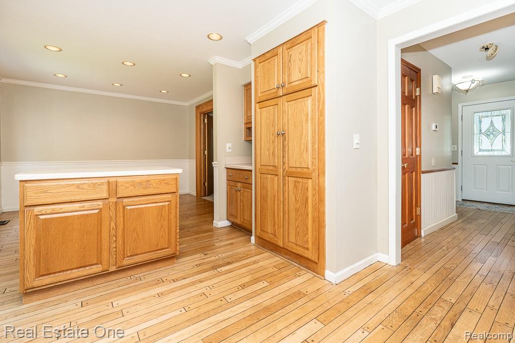 1377 Barneswood Lane Rochester, MI 48306 - Photo 21 of 39 1377 Barneswood_MLS-022.jpg