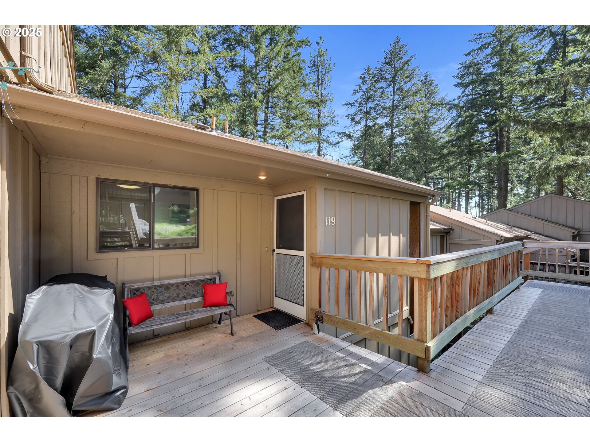 119 Treehill Loop, Unit 119 Eugene, OR 97405 - Photo 1 of 30 Gallery Image 1