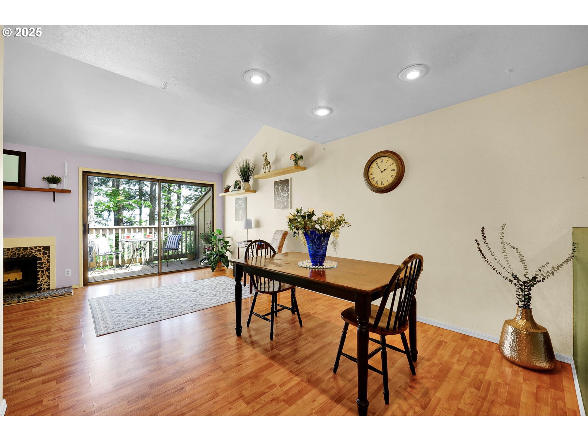 119 Treehill Loop, Unit 119 Eugene, OR 97405 - Photo 8 of 30 Dining Area