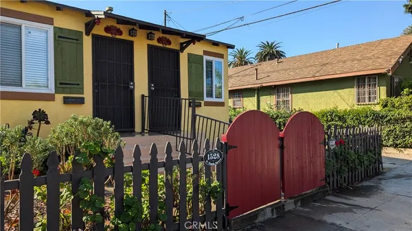 $1,250 | 1526 East 9th Street, Long Beach, CA 90813