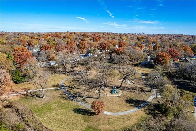 $179,900 | 2925 South Norwood Avenue, Independence, MO 64052