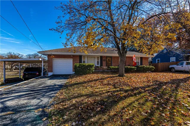 $179,900 | 2925 South Norwood Avenue, Independence, MO 64052