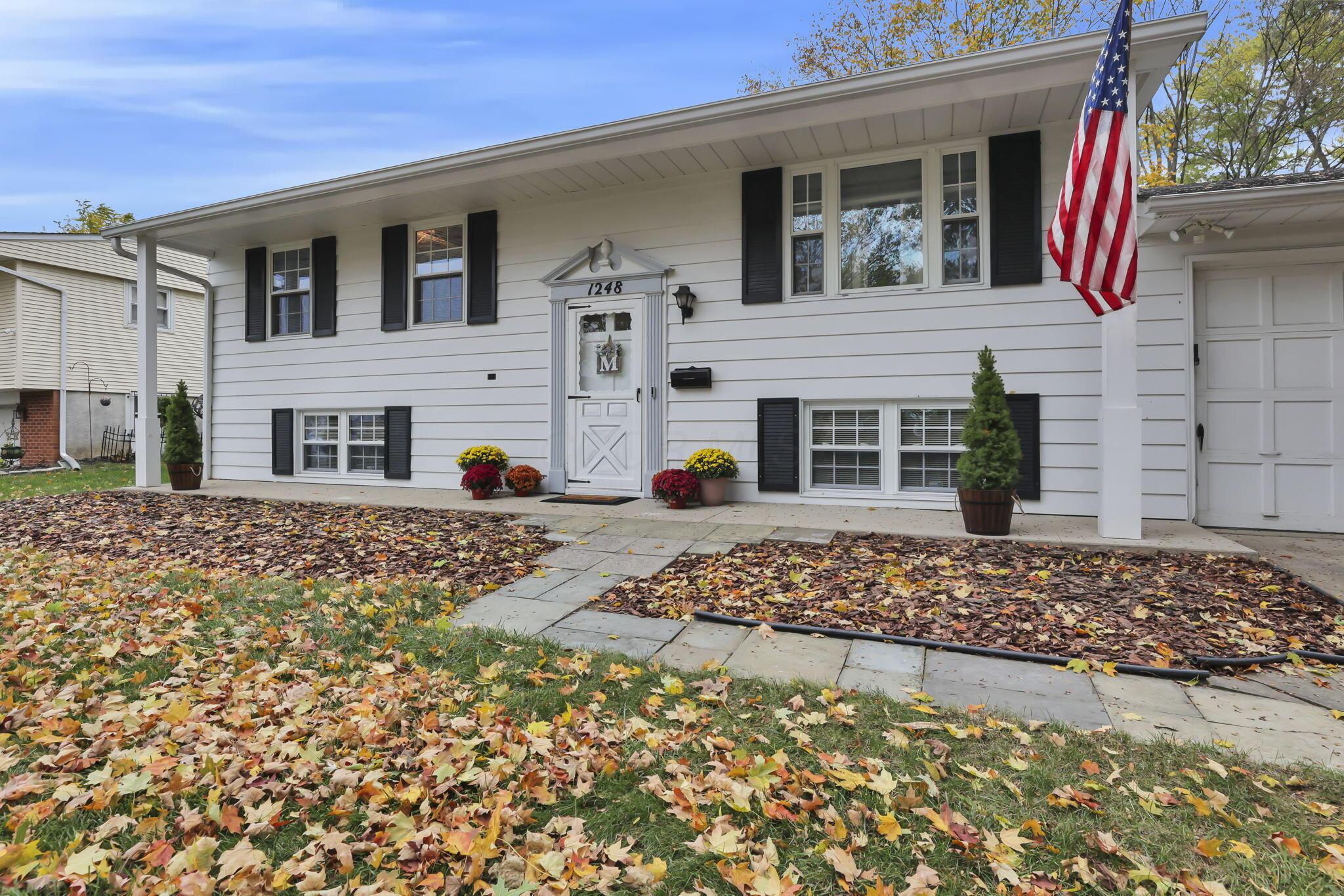 1248 Gresham Road Columbus, OH 43204 - Photo 2 of 35 8-web-or-mls-011A8477