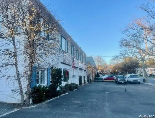 $2,500 | 191 Birch Hill Road, Unit 3, Locust Valley, NY 11560
